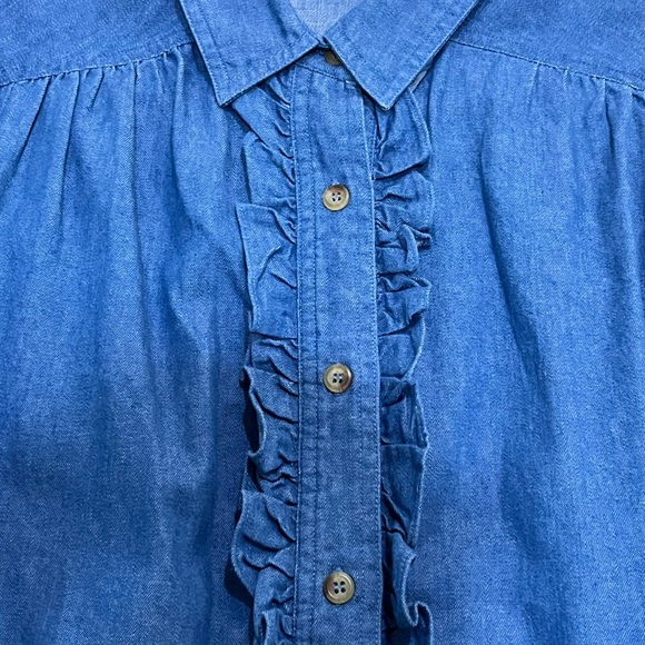 Feminine Denim Blouse - Picture 5 of 9